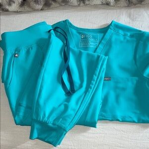 Figs Oasis scrub set